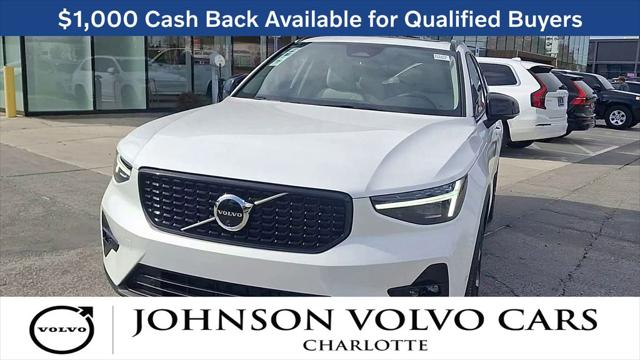 2026 Volvo XC40 Plus, B4 FWD Gas (mild hybrid), Dark