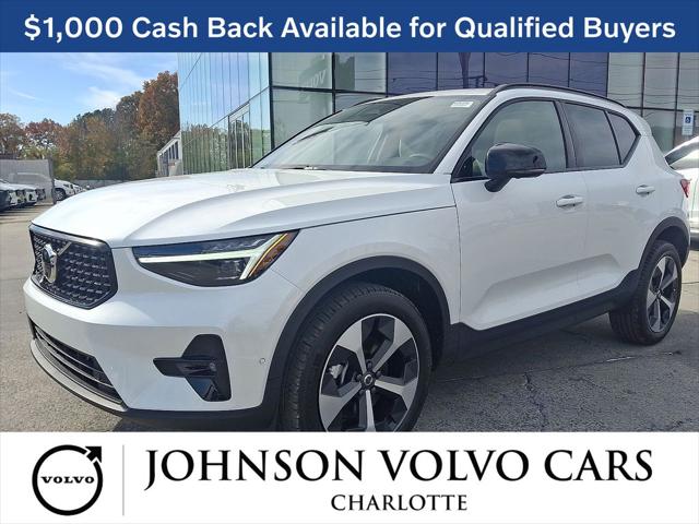 2026 Volvo XC40 Plus, B4 FWD Gas (mild hybrid), Dark
