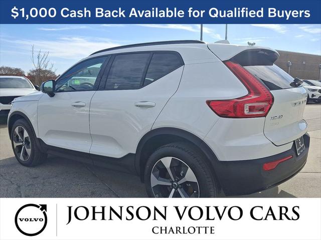 2026 Volvo XC40 Plus, B4 FWD Gas (mild hybrid), Dark