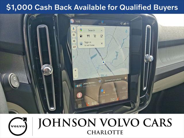 2026 Volvo XC40 Plus, B4 FWD Gas (mild hybrid), Dark