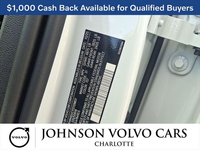 2026 Volvo XC40 Plus, B4 FWD Gas (mild hybrid), Dark