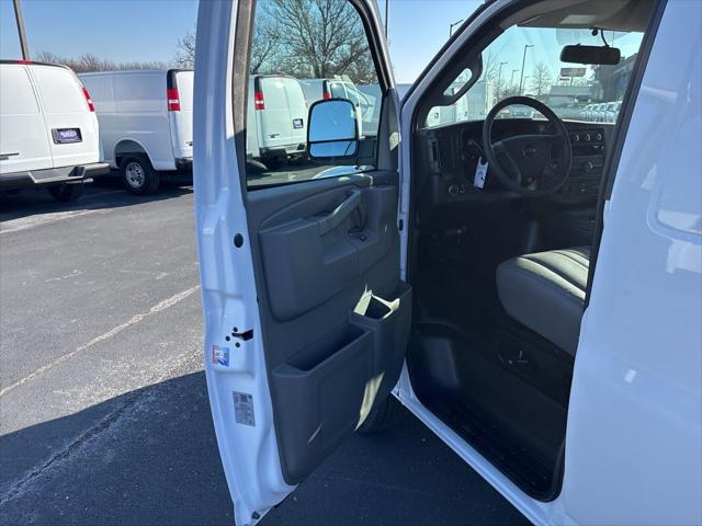 2025 Chevrolet Express Cargo Van RWD 3500 Extended Wheelbase WT