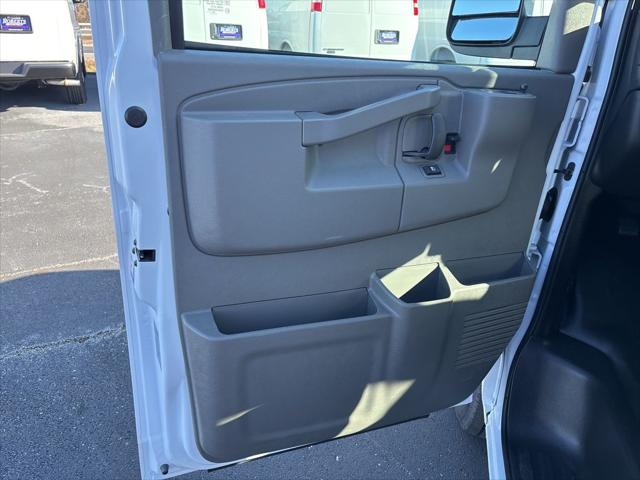 2025 Chevrolet Express Cargo Van RWD 3500 Extended Wheelbase WT
