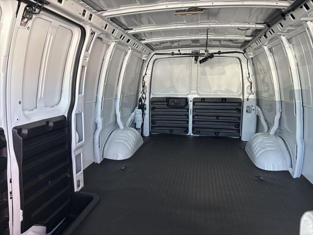 2025 Chevrolet Express Cargo Van RWD 3500 Extended Wheelbase WT