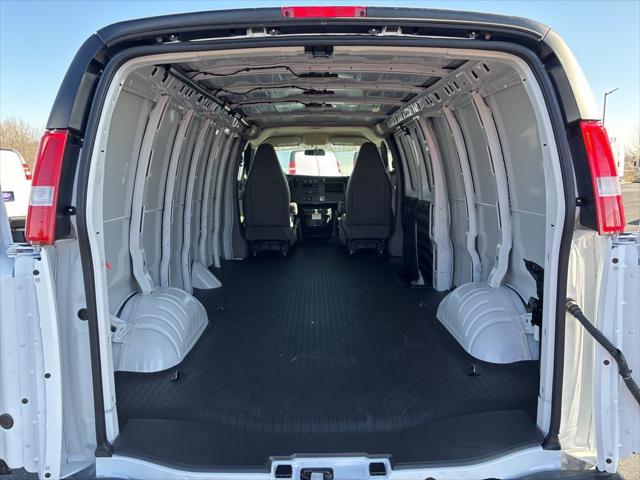 2025 Chevrolet Express Cargo Van RWD 3500 Extended Wheelbase WT