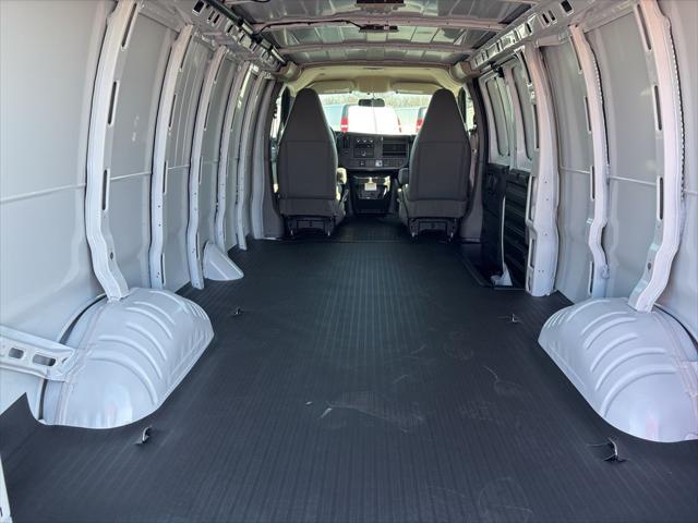 2025 Chevrolet Express Cargo Van RWD 3500 Extended Wheelbase WT