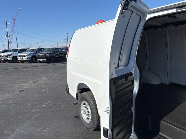 2025 Chevrolet Express Cargo Van RWD 3500 Extended Wheelbase WT