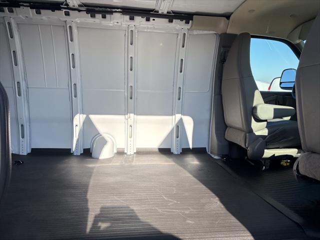 2025 Chevrolet Express Cargo Van RWD 3500 Extended Wheelbase WT