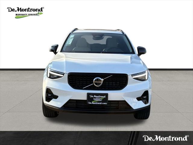 2026 Volvo XC40 Plus, B5 AWD Gas (mild hybrid), Dark