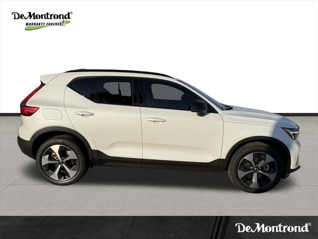 2026 Volvo XC40 Plus, B5 AWD Gas (mild hybrid), Dark