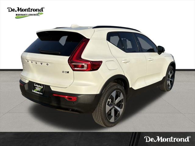 2026 Volvo XC40 Plus, B5 AWD Gas (mild hybrid), Dark