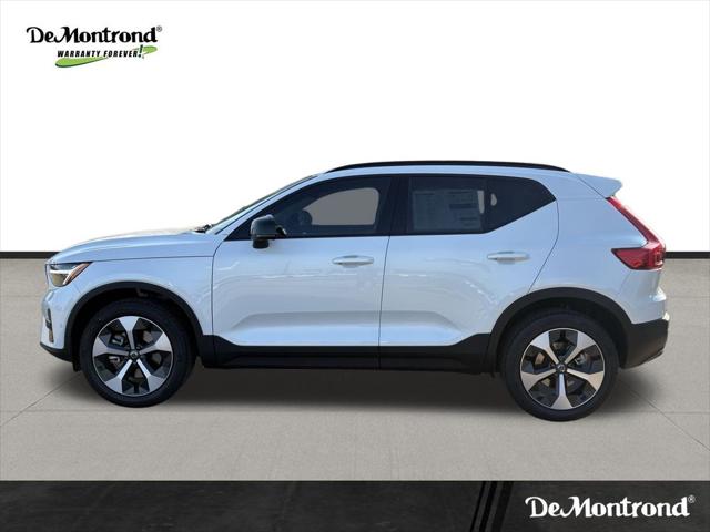 2026 Volvo XC40 Plus, B5 AWD Gas (mild hybrid), Dark