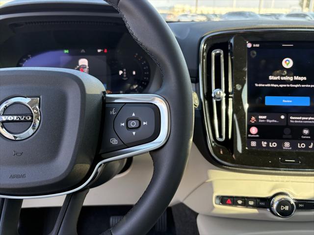 2026 Volvo XC40 Plus, B5 AWD Gas (mild hybrid), Dark