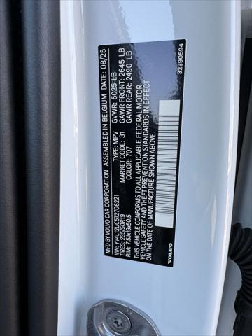 2026 Volvo XC40 Plus, B5 AWD Gas (mild hybrid), Dark