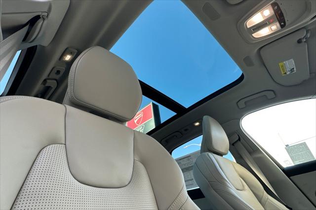 2026 Volvo XC60 B5 Ultra