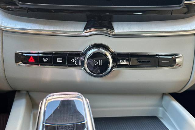 2026 Volvo XC60 B5 Ultra