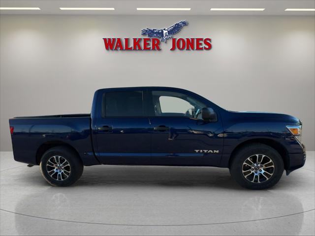 2023 Nissan TITAN Crew Cab SV 4x2