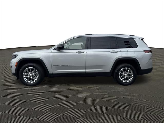 2022 Jeep Grand Cherokee L Laredo 4x4