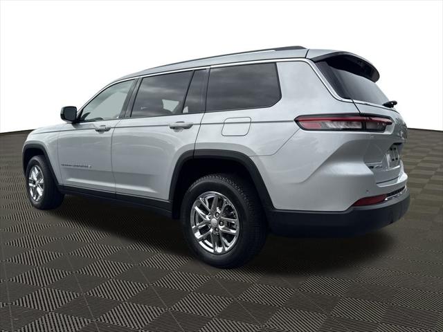 2022 Jeep Grand Cherokee L Laredo 4x4