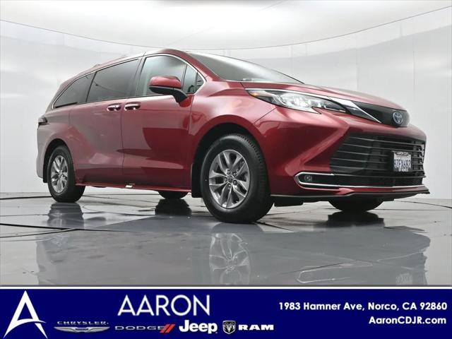 2022 Toyota Sienna XLE 2022 Toyota Sienna XLE