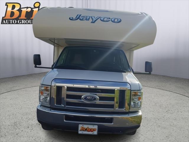 2016 Ford E-450 Cutaway Base