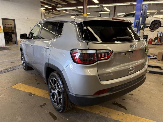 2024 Jeep Compass Latitude 4x4 2024 Jeep Compass Latitude 4x4