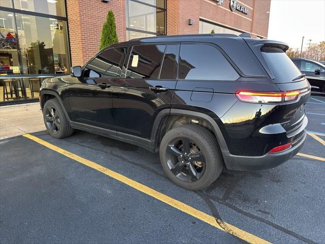 2022 Jeep Grand Cherokee Altitude 4x4 2022 Jeep Grand Cherokee Altitude 4x4