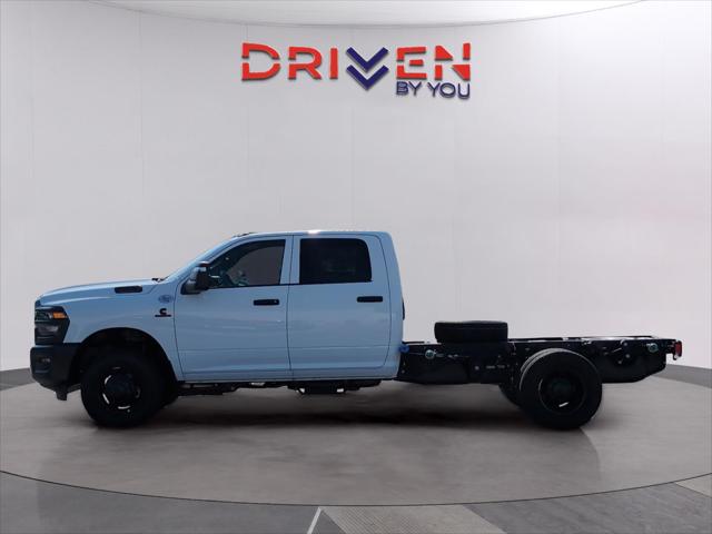 2025 RAM Ram 3500 Chassis Cab RAM 3500 TRADESMAN CREW CAB CHASSIS 4X4 60 CA
