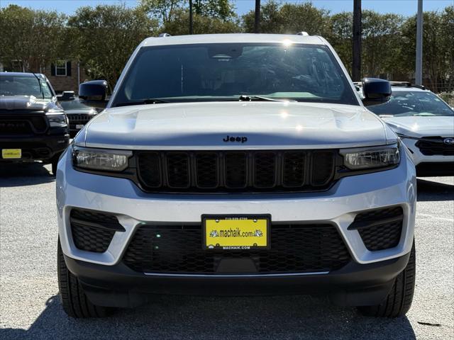 2022 Jeep Grand Cherokee Altitude 4x4 2022 Jeep Grand Cherokee Altitude 4x4