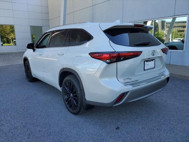 2022 Toyota Highlander Platinum