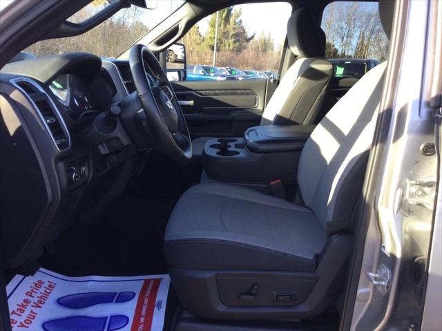 2024 RAM 2500 Big Horn Crew Cab 4x4 64 Box 2024 RAM 2500 Big Horn Crew Cab 4x4 64 Box