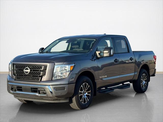 2024 Nissan TITAN Crew Cab SV 4x4