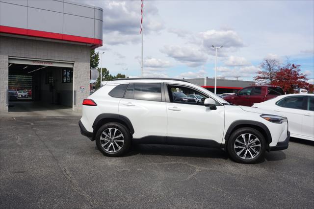 2023 Toyota Corolla Cross XLE 2023 Toyota Corolla Cross XLE