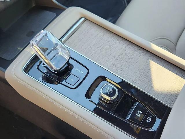 2026 Volvo XC90 Plus, B6 AWD Gas (mild hybrid), Gasoline, Bright, 7 Seats