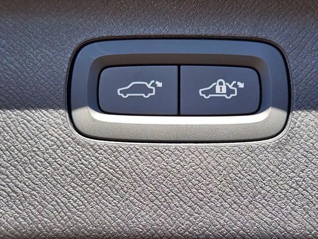 2026 Volvo XC90 Plus, B6 AWD Gas (mild hybrid), Gasoline, Bright, 7 Seats