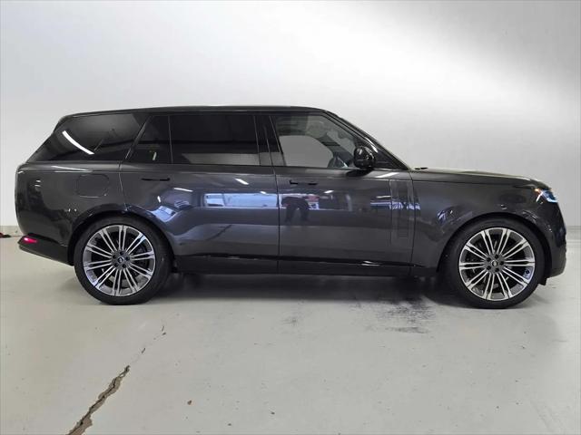2025 Land Rover Range Rover P530 SE 7 Seat