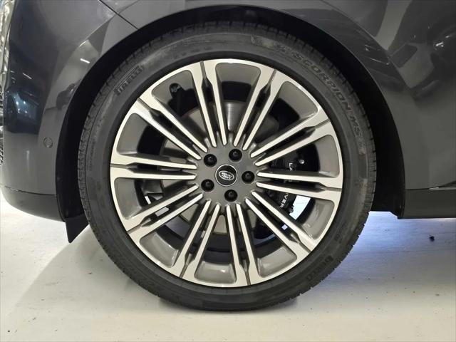 2025 Land Rover Range Rover P530 SE 7 Seat