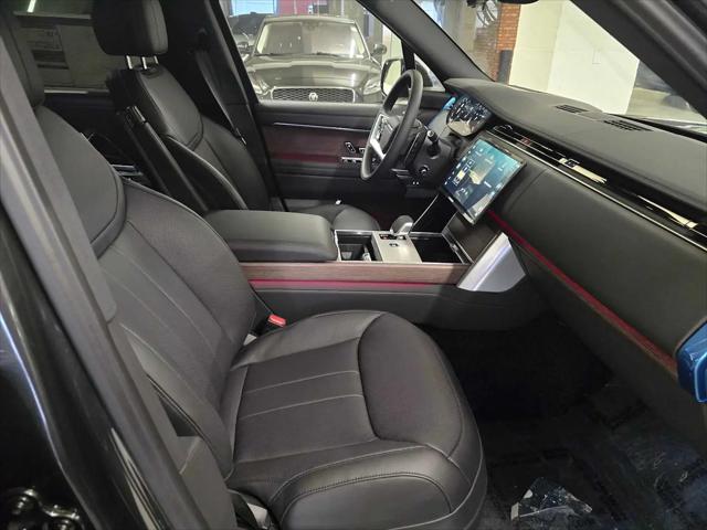 2025 Land Rover Range Rover P530 SE 7 Seat