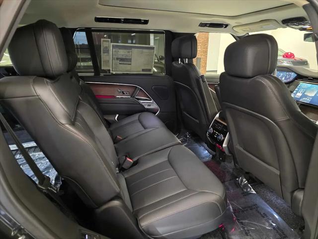 2025 Land Rover Range Rover P530 SE 7 Seat