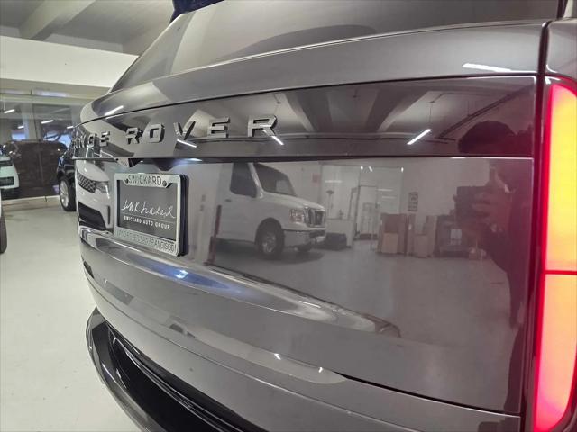 2025 Land Rover Range Rover P530 SE 7 Seat