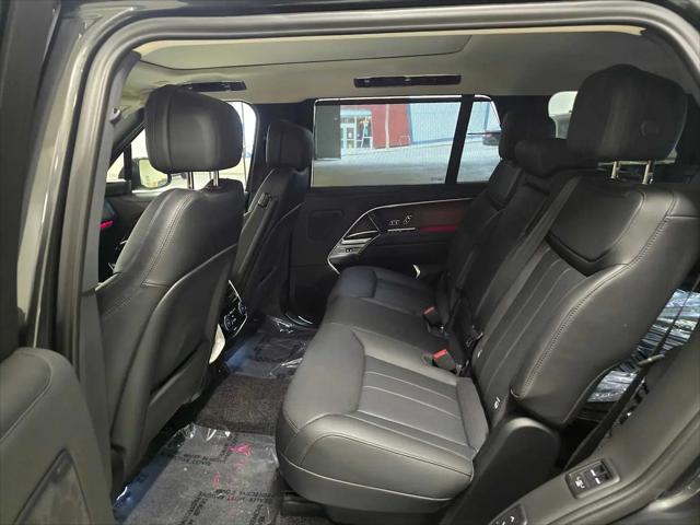 2025 Land Rover Range Rover P530 SE 7 Seat