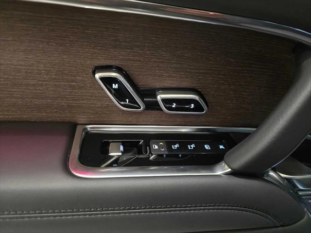 2025 Land Rover Range Rover P530 SE 7 Seat
