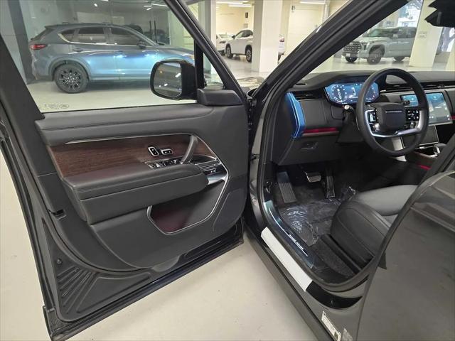 2025 Land Rover Range Rover P530 SE 7 Seat