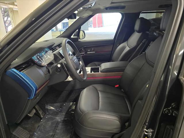 2025 Land Rover Range Rover P530 SE 7 Seat