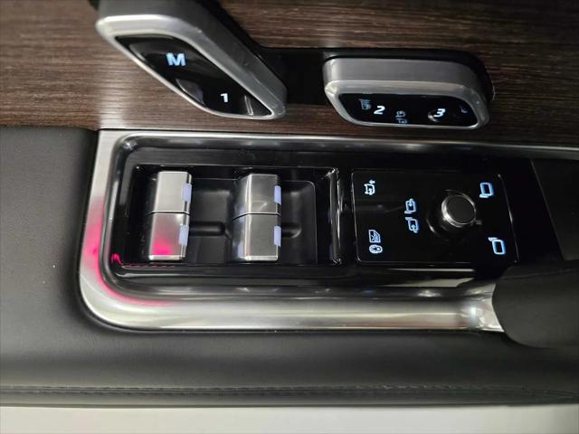 2025 Land Rover Range Rover P530 SE 7 Seat