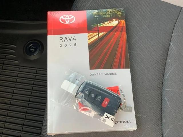2025 Toyota RAV4 XLE