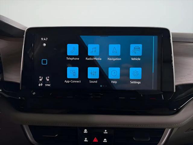 2026 Volkswagen Atlas SE with Technology