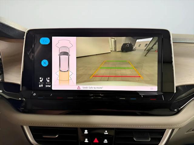 2026 Volkswagen Atlas SE with Technology