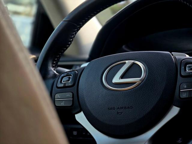 2017 Lexus IS 200t 200t