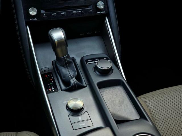 2017 Lexus IS 200t 200t